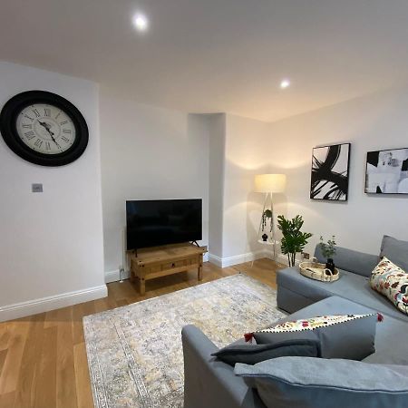 Fantastic Spacious Garden Flat With Own Private Entrance Londres Exterior foto