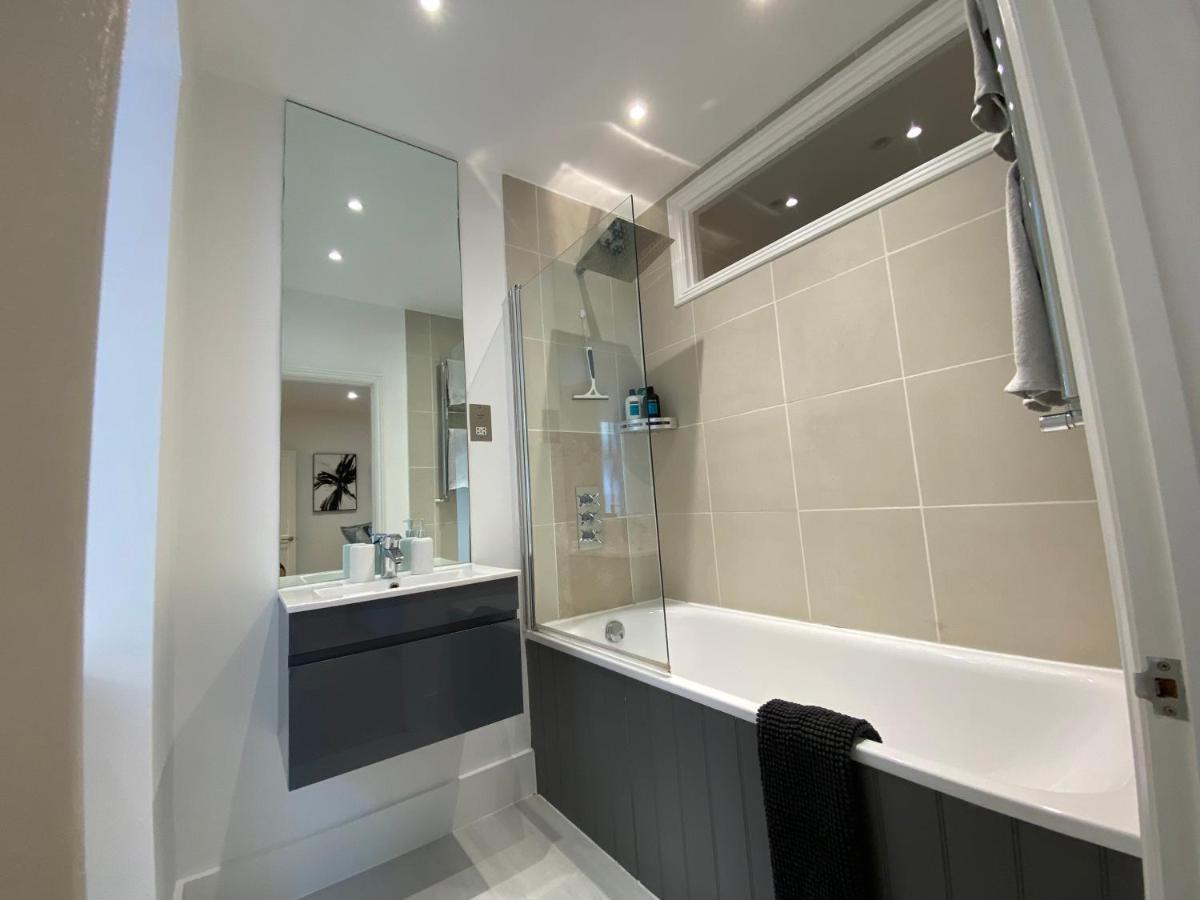 Fantastic Spacious Garden Flat With Own Private Entrance Londres Exterior foto