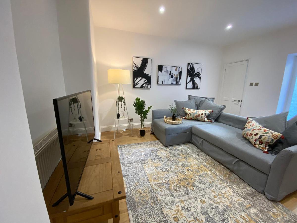 Fantastic Spacious Garden Flat With Own Private Entrance Londres Exterior foto