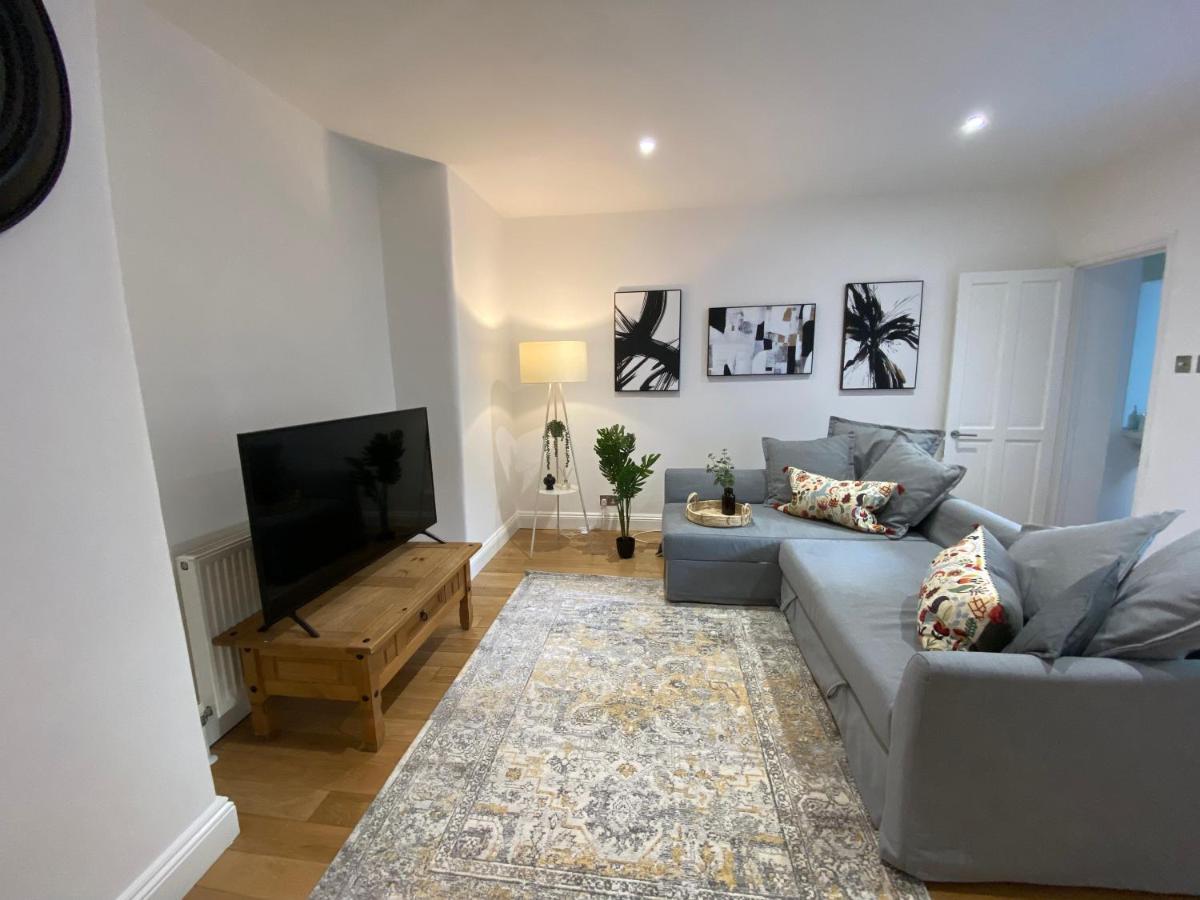 Fantastic Spacious Garden Flat With Own Private Entrance Londres Exterior foto