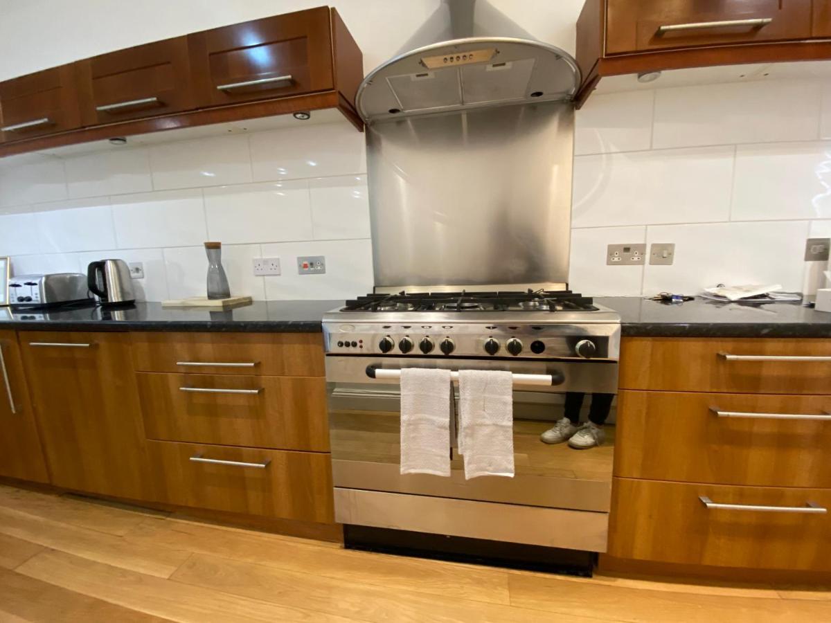 Fantastic Spacious Garden Flat With Own Private Entrance Londres Exterior foto